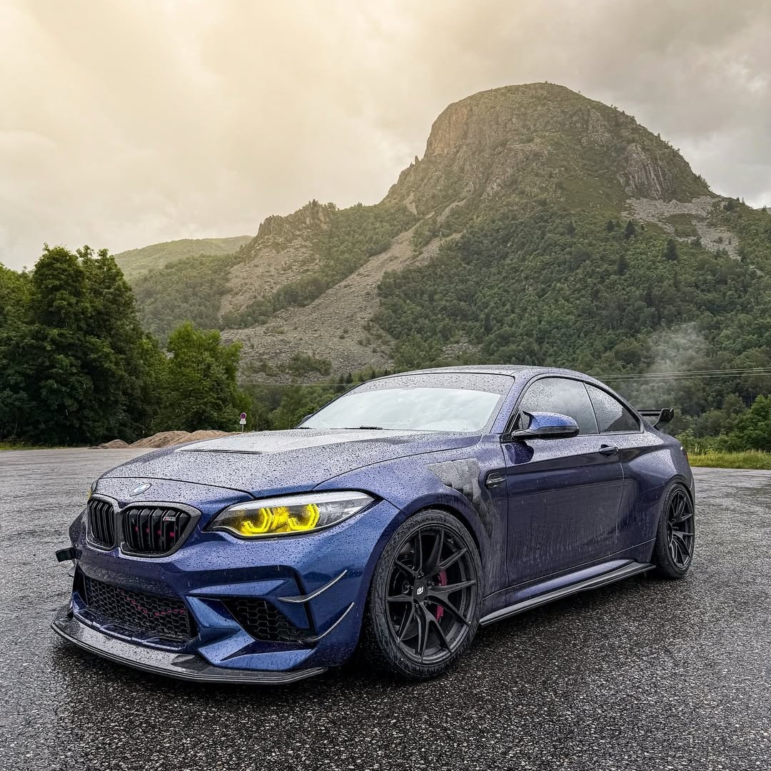 Ravoony Plus PET Gloss BMW Tanzanite Blue Car Vinyl Wrap review Jason sheng 03