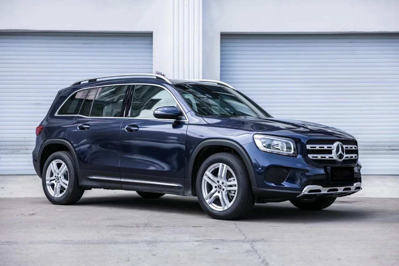 Ravoony Plus PET Gloss BMW Tanzanite Blue Car Vinyl Wrap review Prismatic BMW Specialists 00