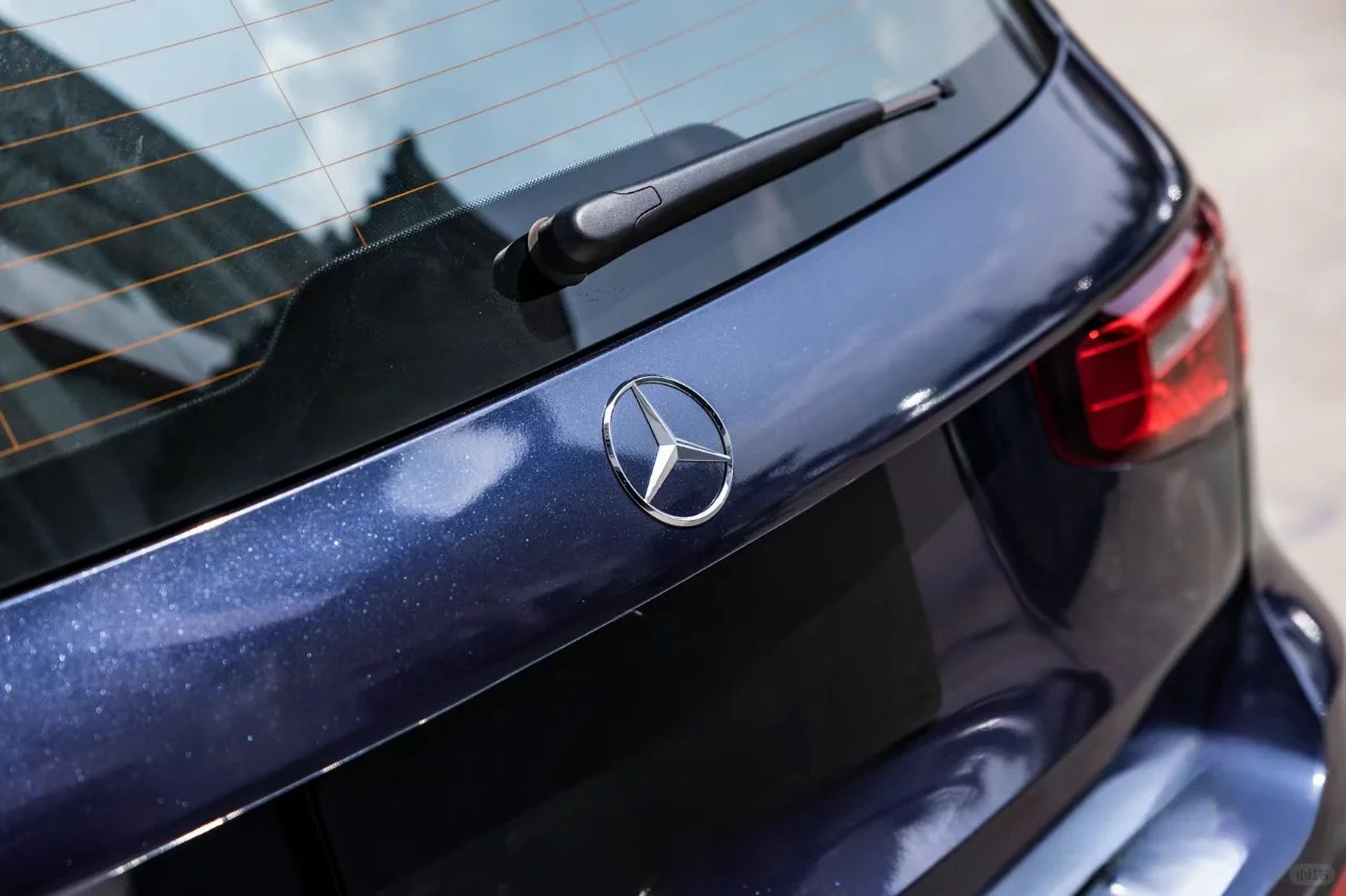 Ravoony Plus PET Gloss BMW Tanzanite Blue Car Vinyl Wrap review Prismatic BMW Specialists 01