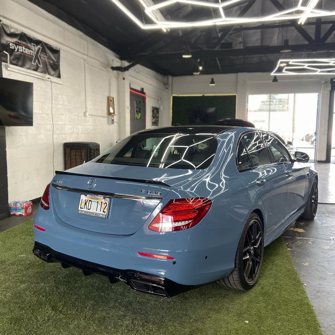 Ravoony Plus PET Gloss China Blue Car Vinyl Wrap review Olivia James 01