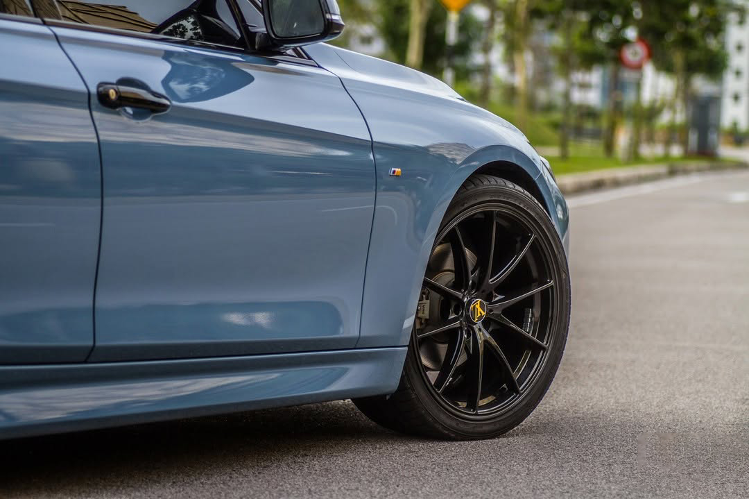 Ravoony Plus PET Gloss China Blue Car Vinyl Wrap review Neptune Wrap Co 03