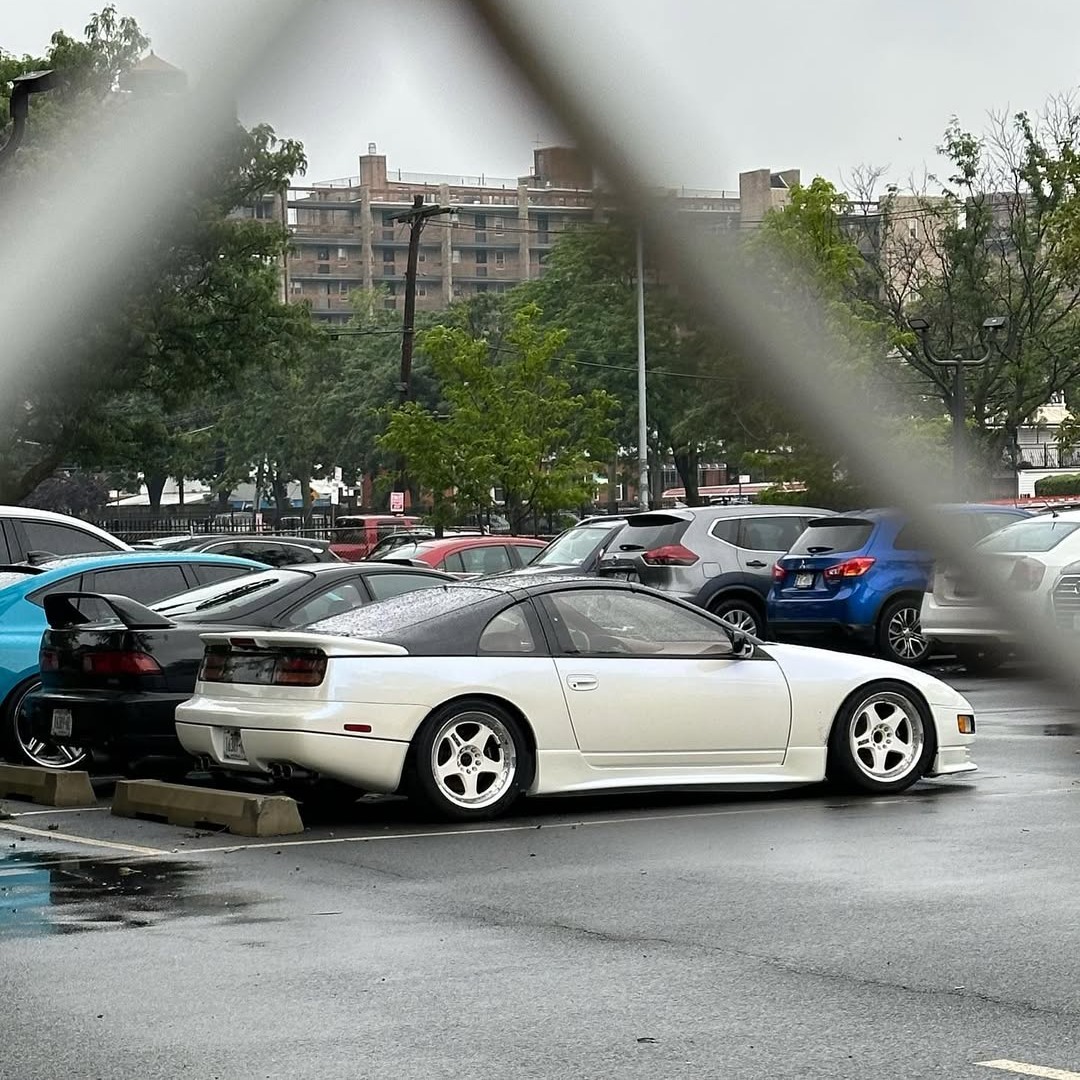 Ravoony Plus PET Glossy White to Blue Car Vinyl Wrap review Aspen Williams 02