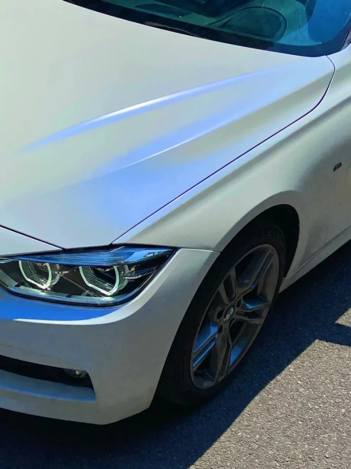 Ravoony Plus PET Glossy White to Blue Car Vinyl Wrap review Prismatic Shift Studio 00