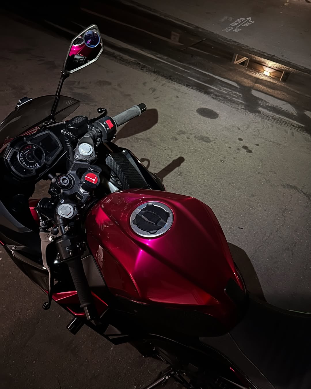 Ravoony Plus PET Glossy Metallic Rubellite Purple Vinyl Wrap review Maeve O'Donnell 03