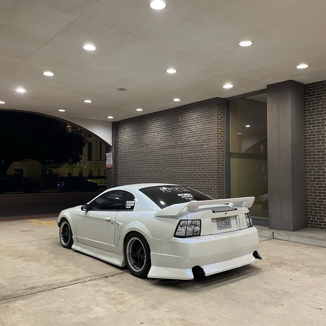 Ravoony Plus PET Glossy White to Blue Car Vinyl Wrap review TONY CHUKD 02