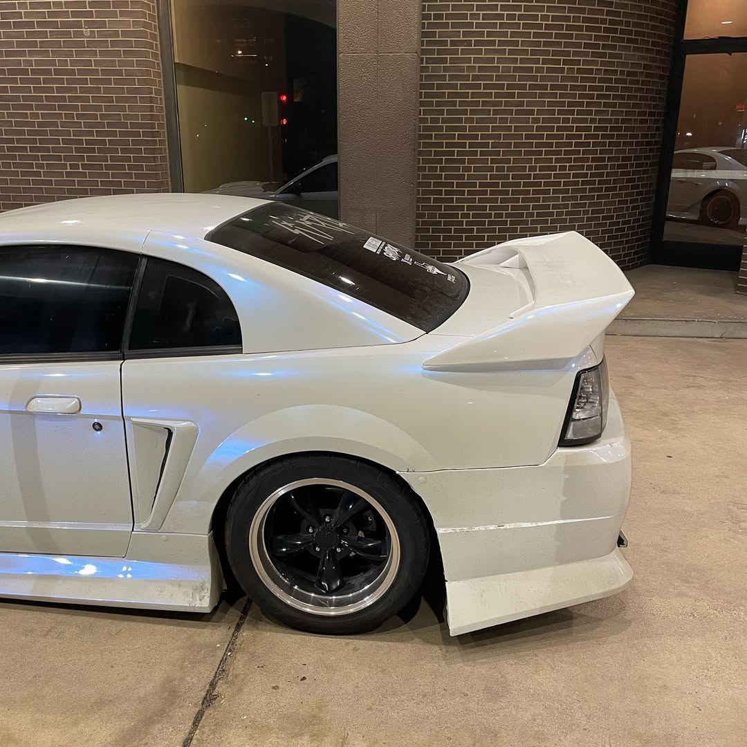 Ravoony Plus PET Glossy White to Blue Car Vinyl Wrap review TONY CHUKD 03