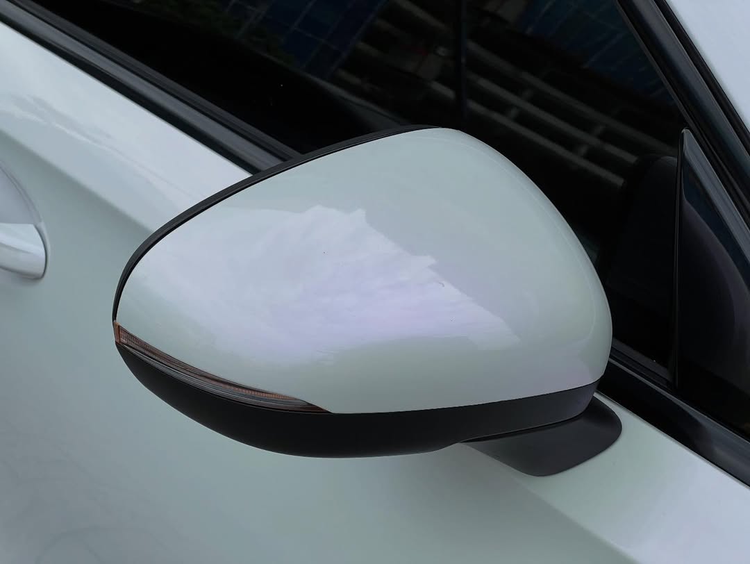 Ravoony Plus PET Glossy White to Purple Vinyl Car Wrap review Prism Petal Pros 01