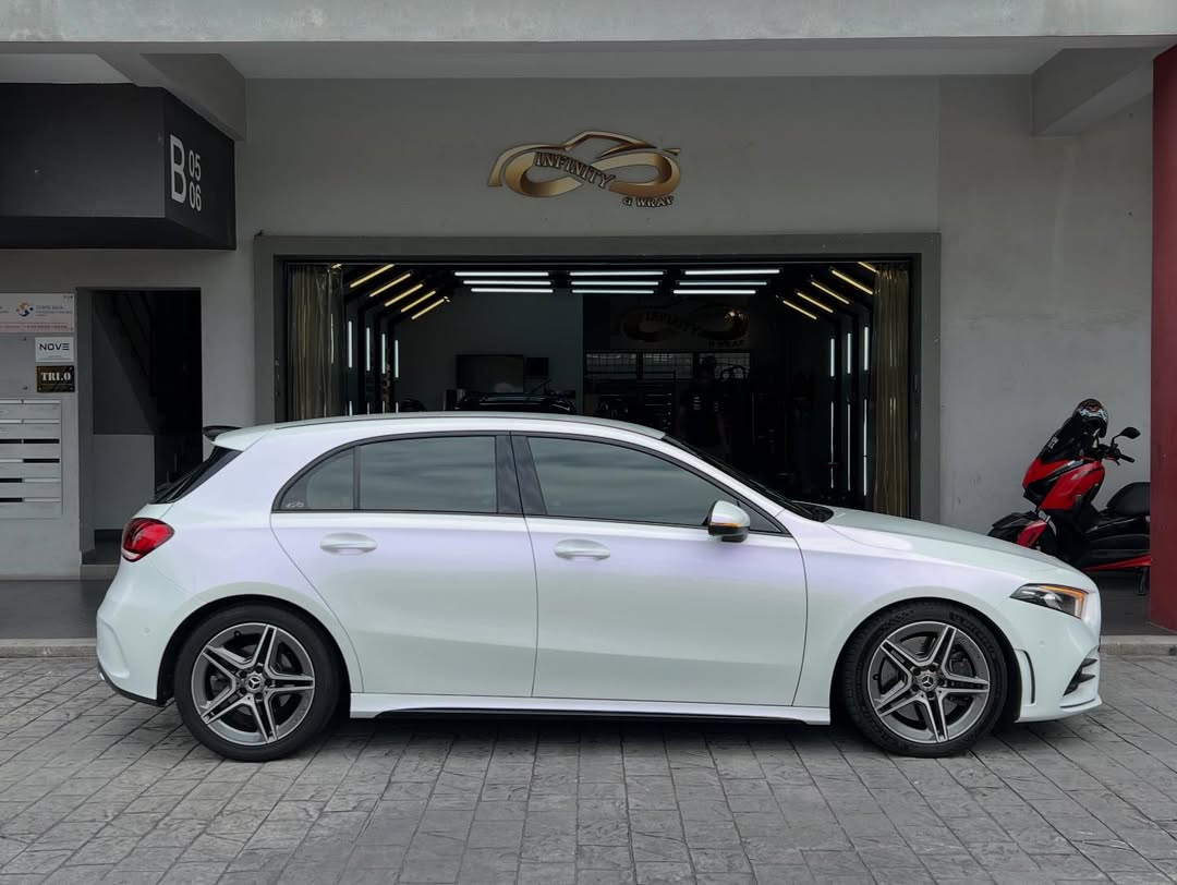 Ravoony Plus PET Glossy White to Purple Vinyl Car Wrap review Prism Petal Pros 07