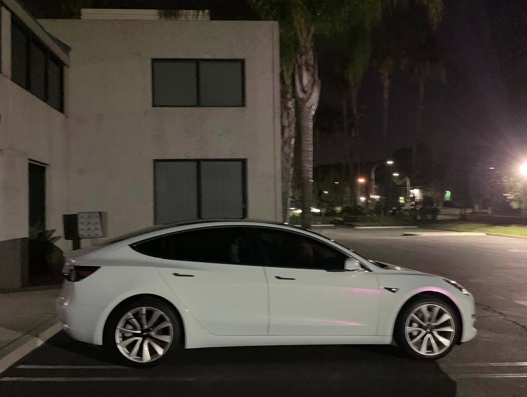  Ravoony Plus PET Glossy White to Pink Car Wrap review Poppy Ray 01