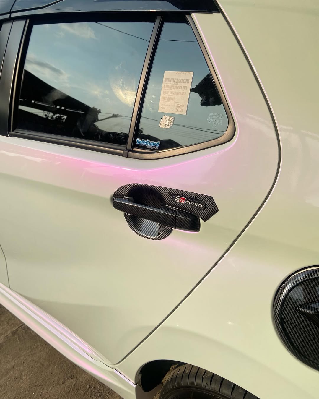  Ravoony Plus PET Glossy White to Pink Car Wrap review Daisy Fields