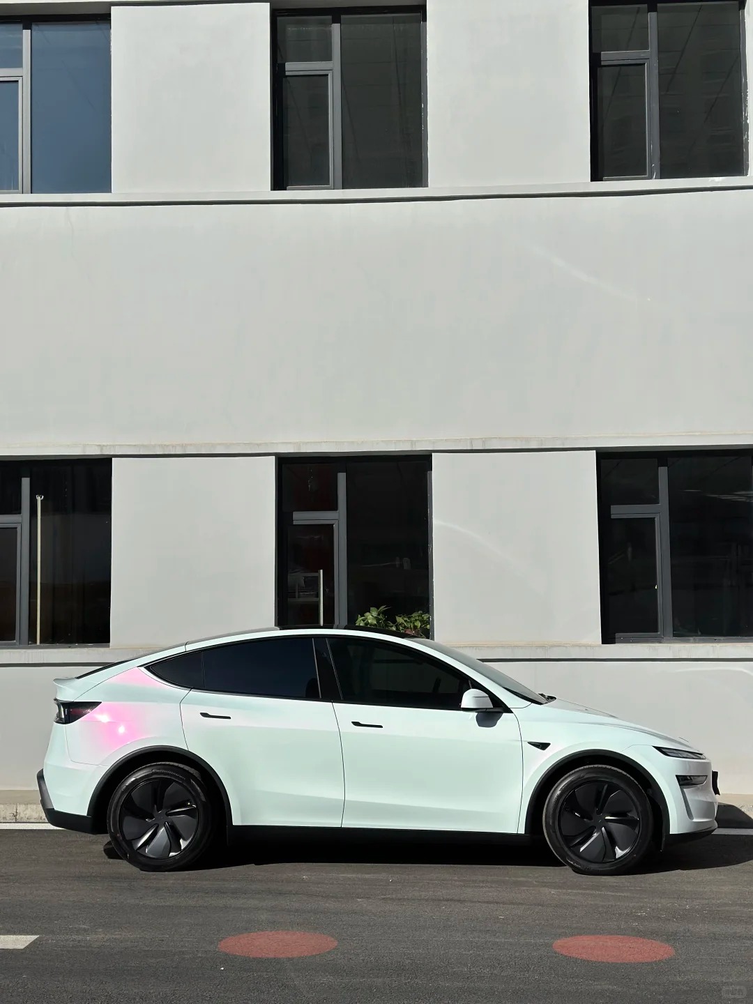  Ravoony Plus PET Glossy White to Pink Car Wrap review Lily Cloud 01