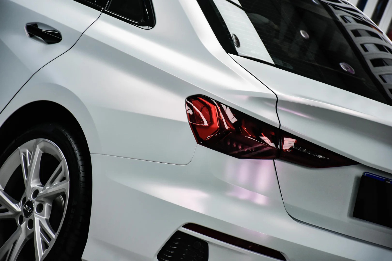 Ravoony Plus PET Matte White To Pink Car Vinyl Wrap review Velvet Bloom Garage 01