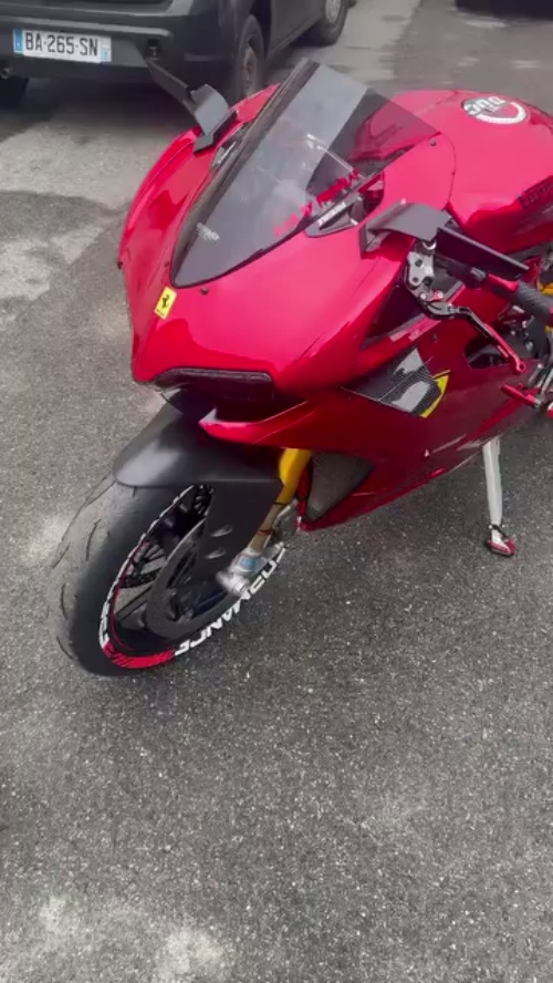 Ravoony Plus Gloss Metallic Vampire Red Vinyl Car Wrap review 