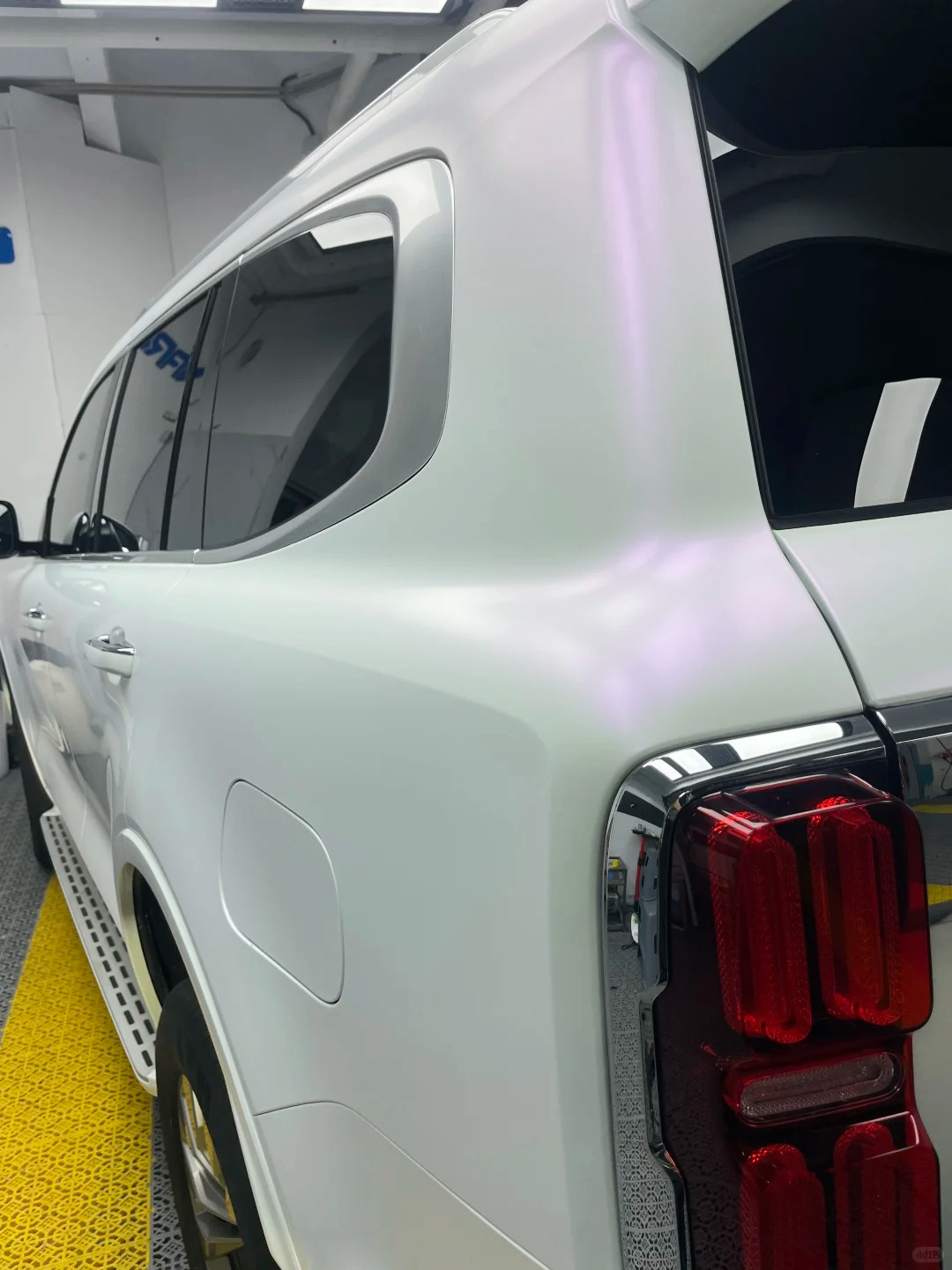 Ravoony Plus Pure Metallic White To Purple Vinyl Car Wrap review jason sheng 01