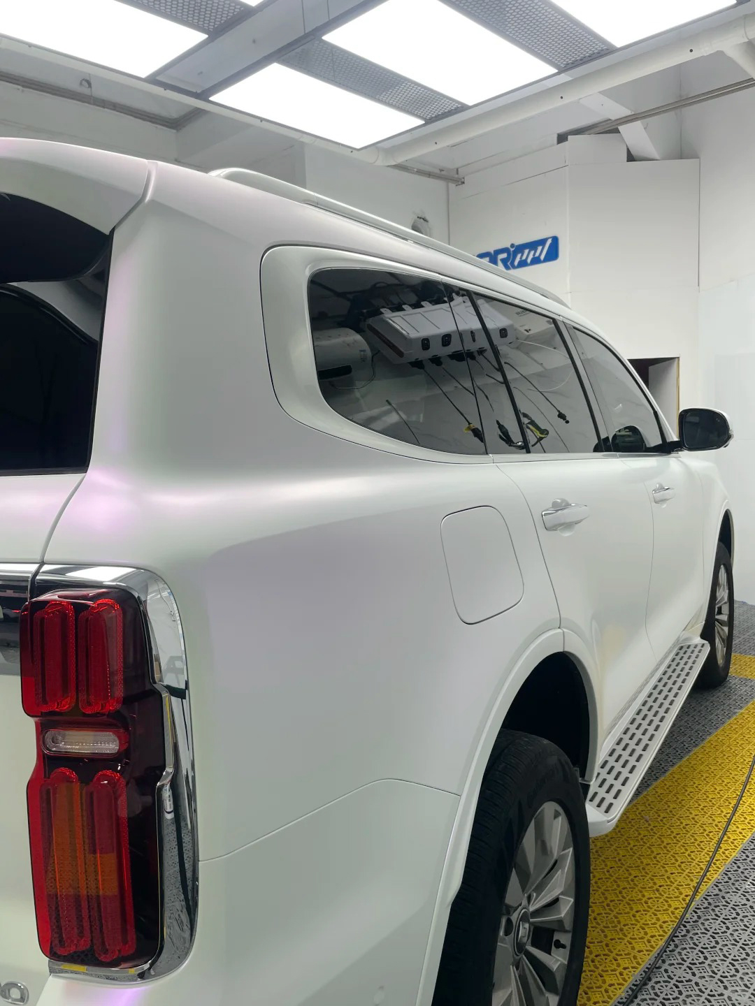 Ravoony Plus Pure Metallic White To Purple Vinyl Car Wrap review jason sheng 02