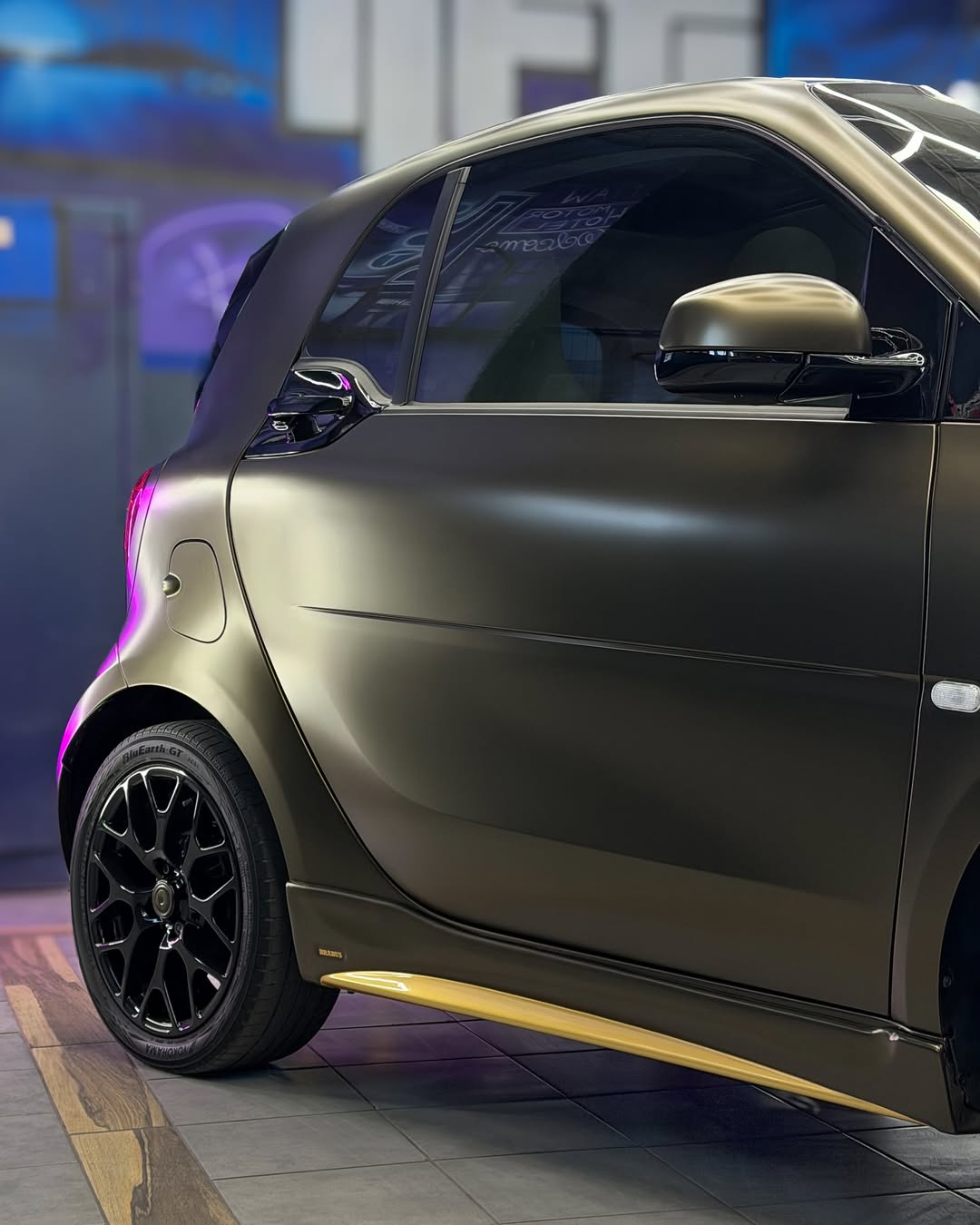 Ravoony Pro TPU Satin Gold Green Color PPF Film review Khaki Gold Studio 03