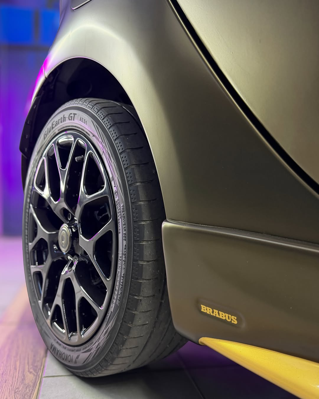 Ravoony Pro TPU Satin Gold Green Color PPF Film review Khaki Gold Studio 04