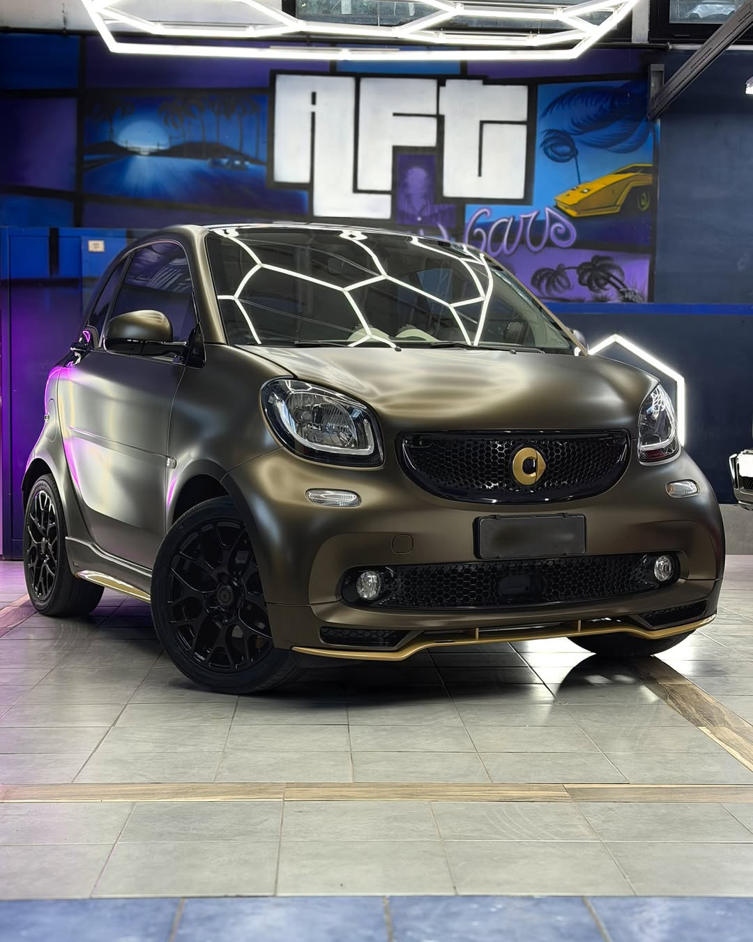 Ravoony Pro TPU Satin Gold Green Color PPF Film review Khaki Gold Studio 01