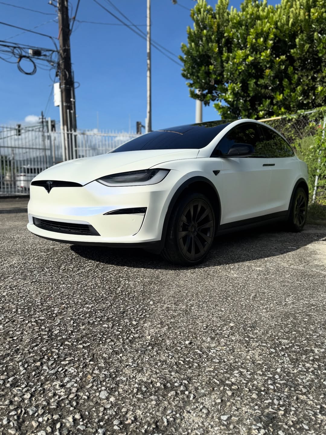 Ravoony Plus Matte Pure Metallic White to Blue Car Vinyl Wrap review Glacier Gleam Garage 01