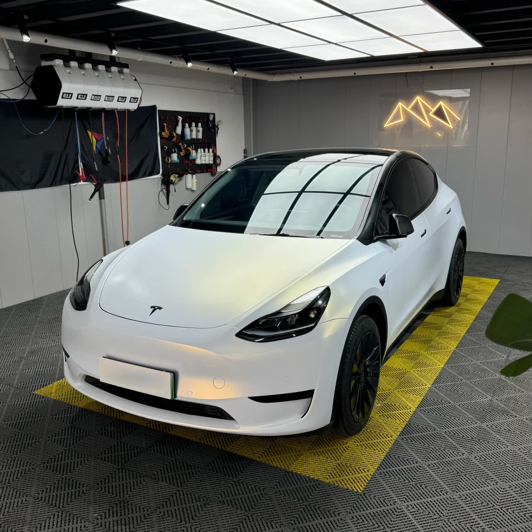    Ravoony Plus Satin Ceramic White to Gold Car Wrap review Hannah Marble 02