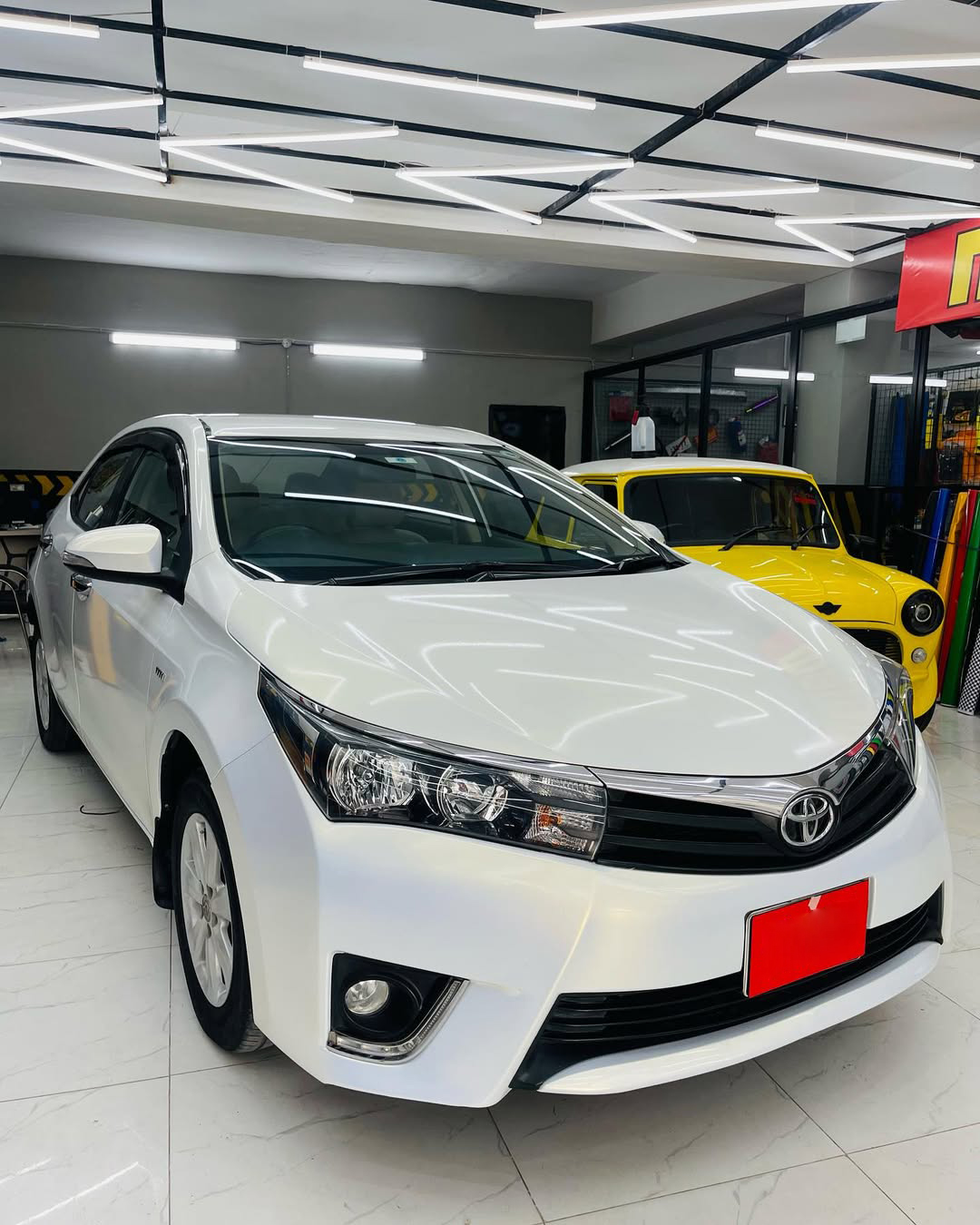 Ravoony Plus Glossy White to Gold Car Wrap Nissan Altima Wrap review Leo Bennett 02