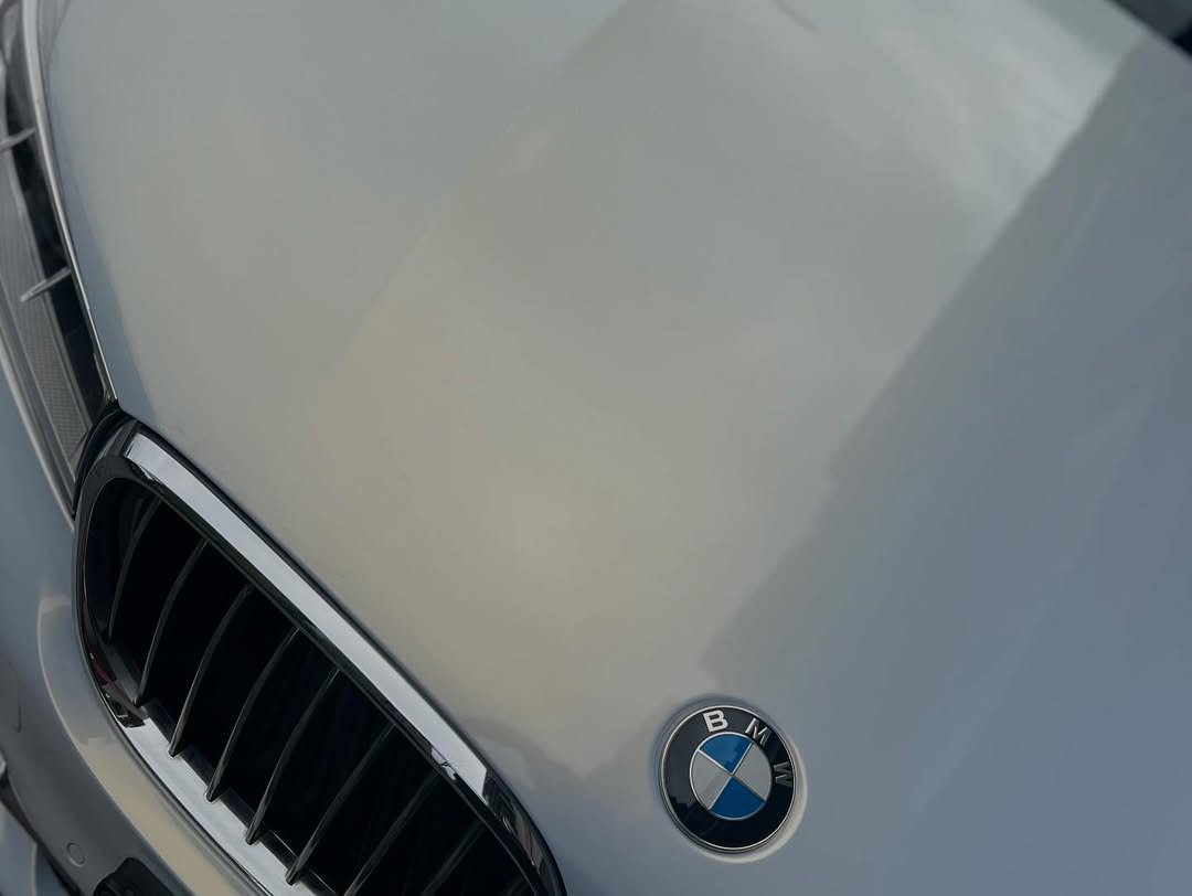 Ravoony Plus Glossy White to Gold Car Wrap Nissan Altima Wrap review Alexander Allen 04