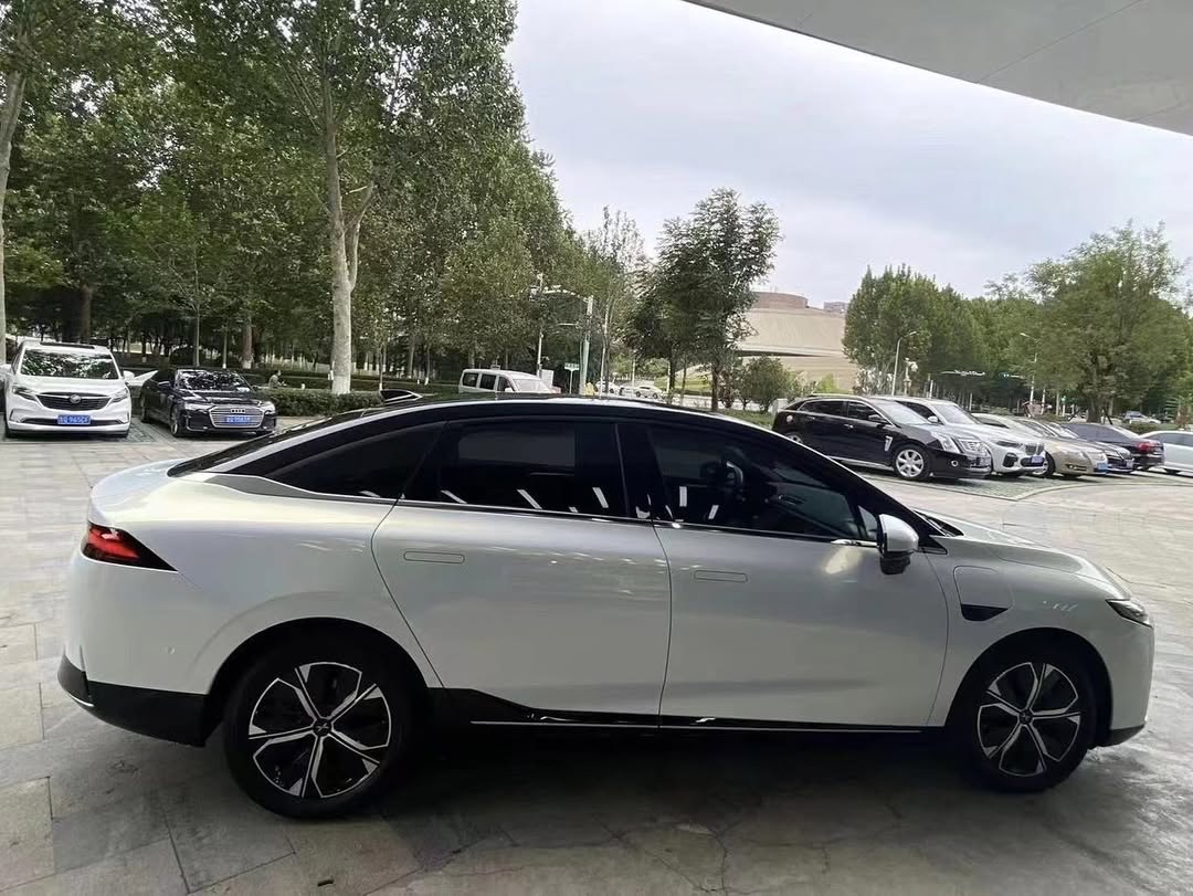 Ravoony Plus Glossy White to Gold Car Wrap Nissan Altima Wrap review Ethan Shaw 00