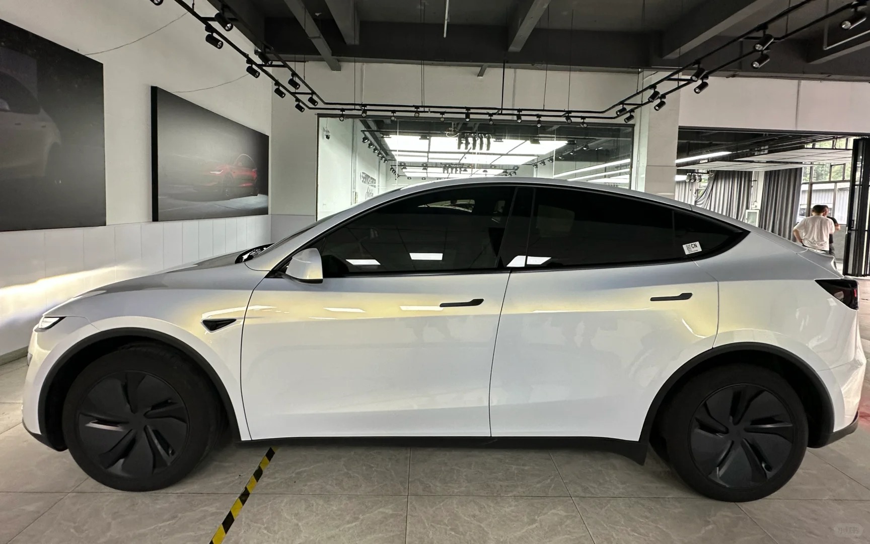 Ravoony Plus Glossy White to Gold Car Wrap Nissan Altima Wrap review Ava Johnson 01