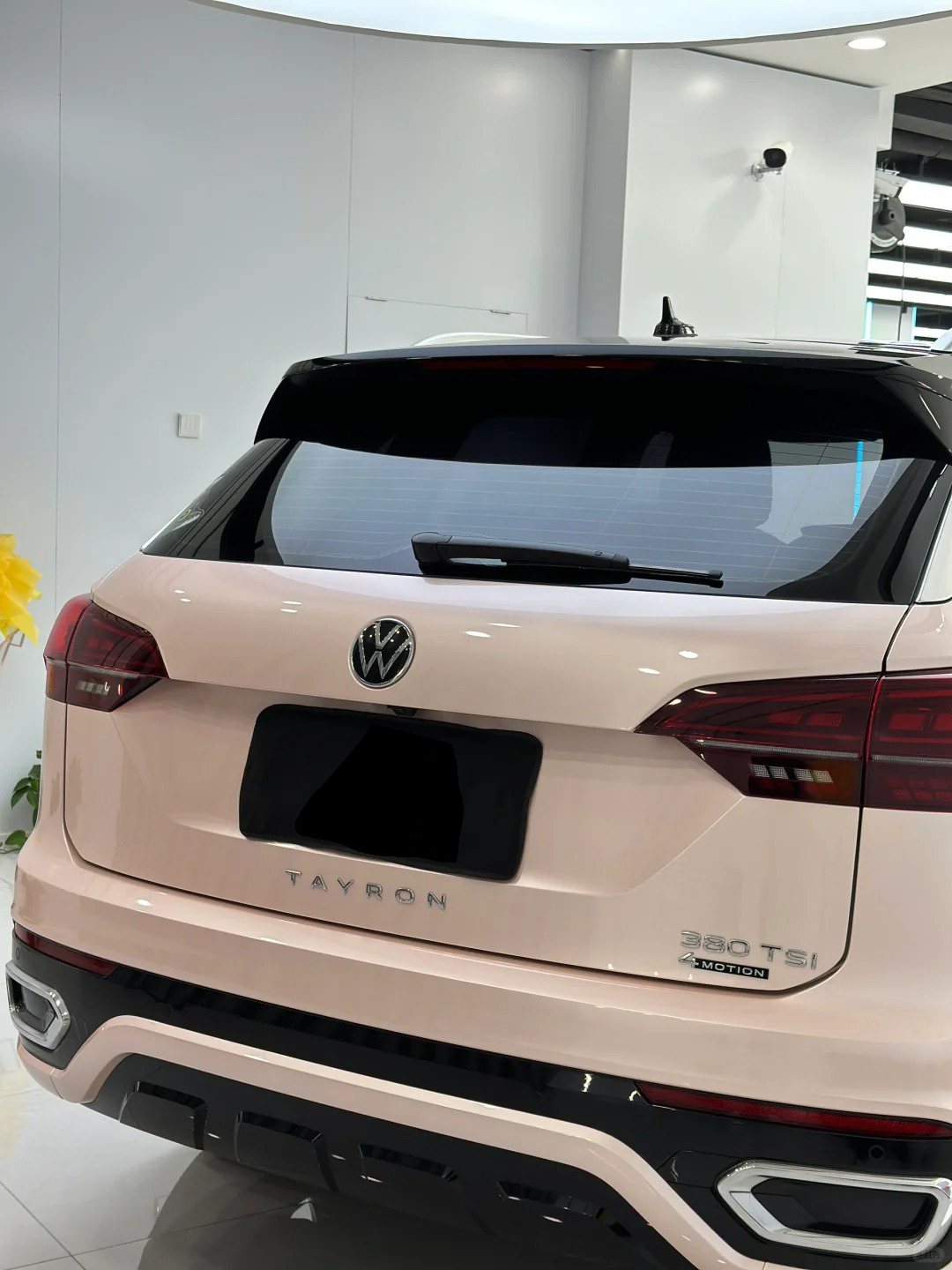 Ravoony Plus Gloss Macaron Peach Pink Vinyl Car Wrap review Felix Rhodes 01