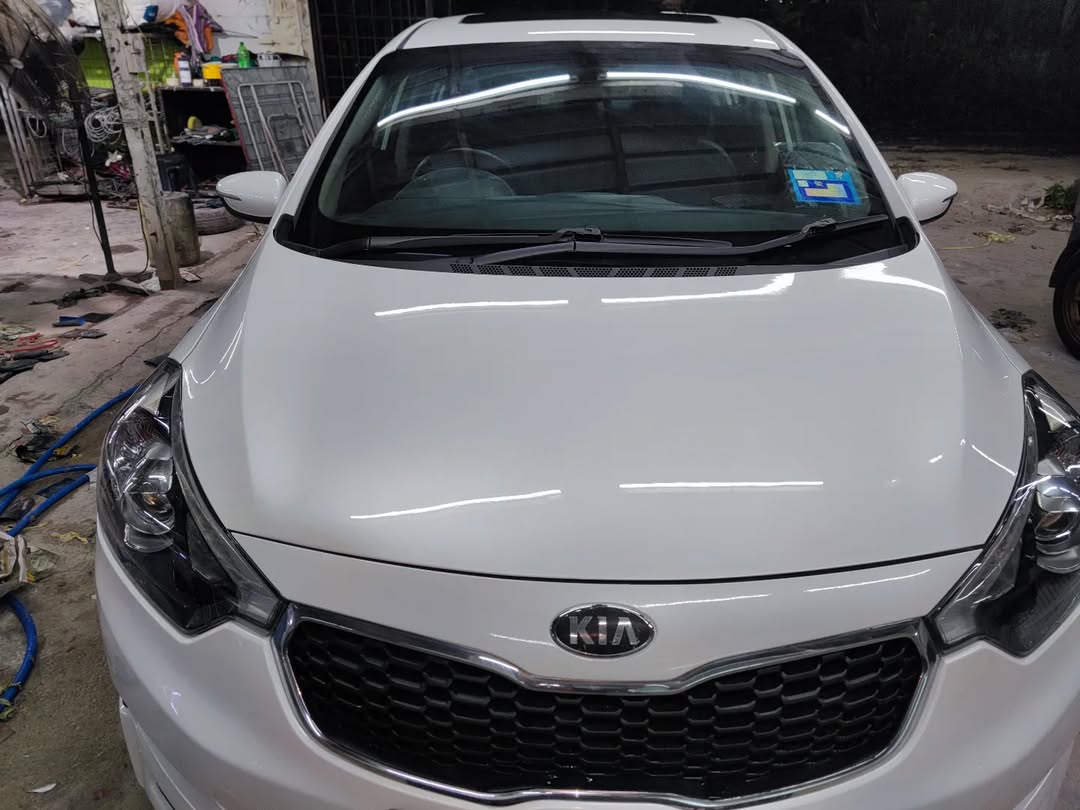 Ravoony Basic PET Glossy Crystal White Car Vinyl Wrap review Felix Grant 03