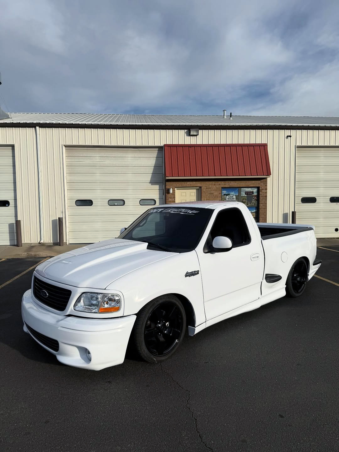 Ravoony Basic PET Glossy Crystal White Car Vinyl Wrap review Leo Parks 00