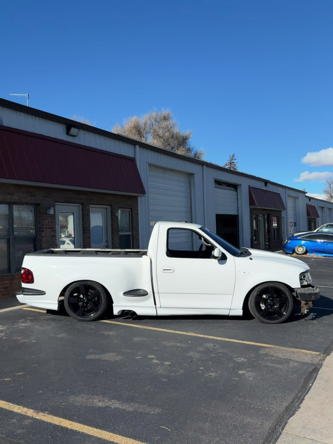 Ravoony Basic PET Glossy Crystal White Car Vinyl Wrap review Leo Parks 05