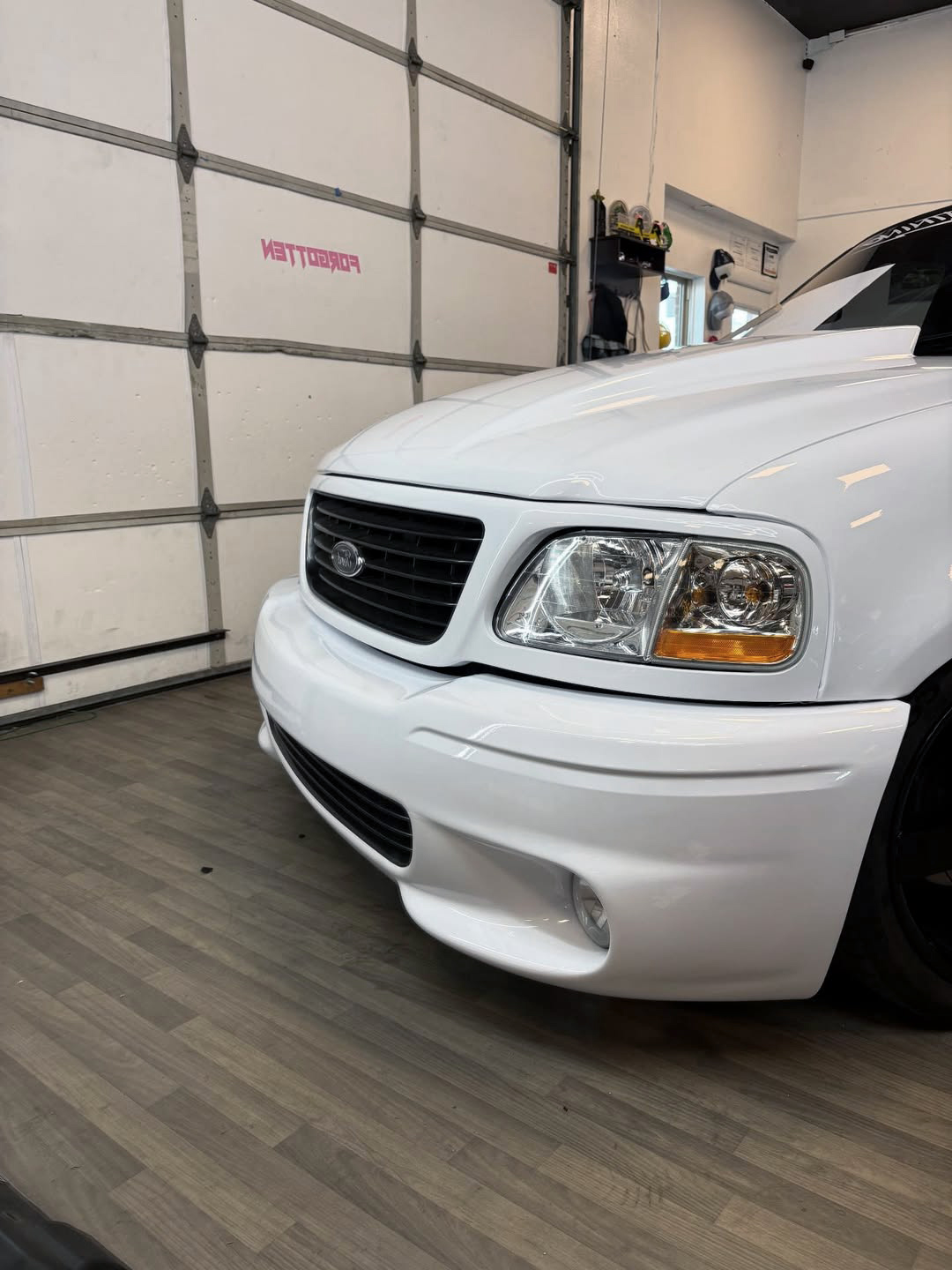 Ravoony Basic PET Glossy Crystal White Car Vinyl Wrap review Leo Parks 06