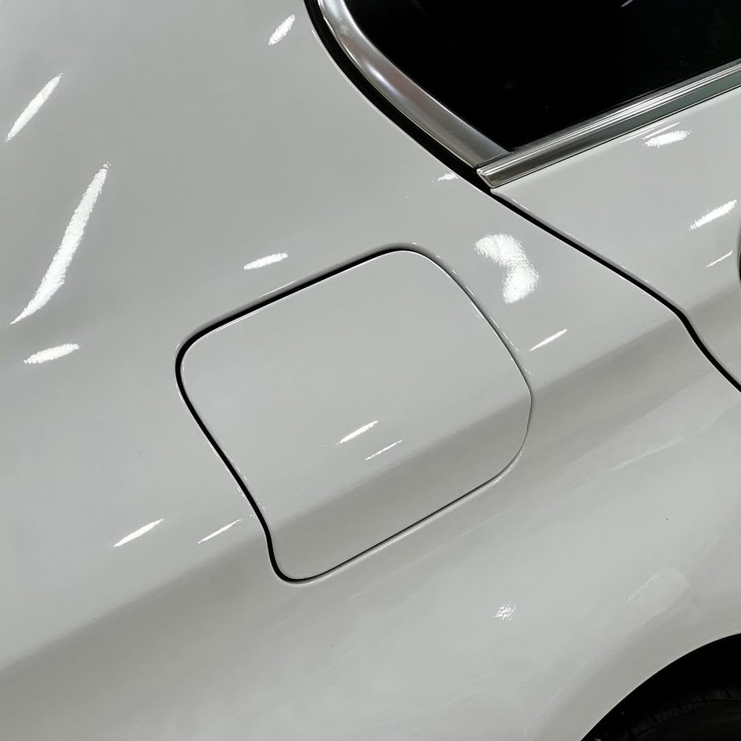 Ravoony Basic PET Glossy Crystal White Car Vinyl Wrap review Jude Keller 00