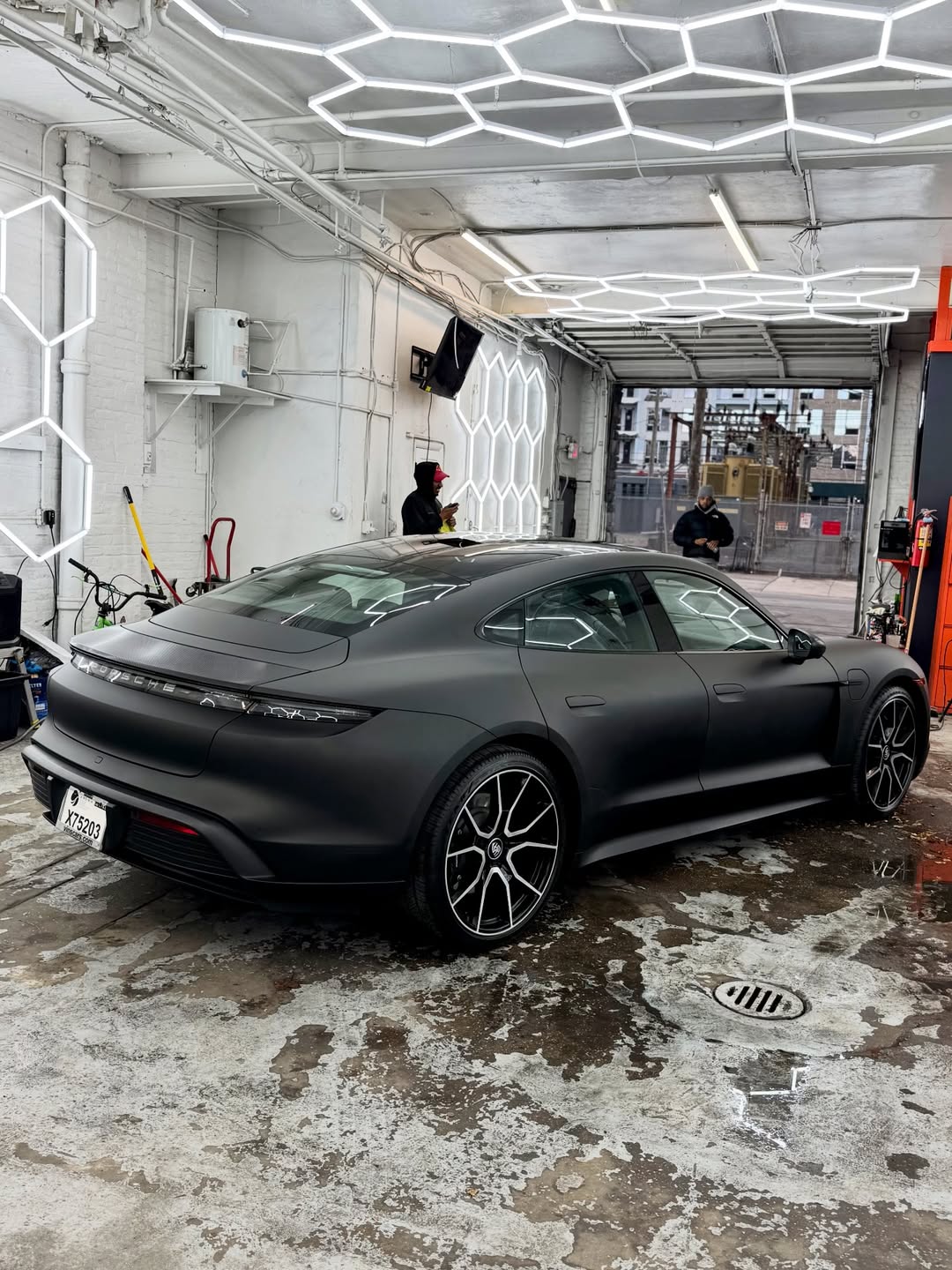 Ravoony Plus Matte Black Car Vinyl Wrap review Lauren Davis 04