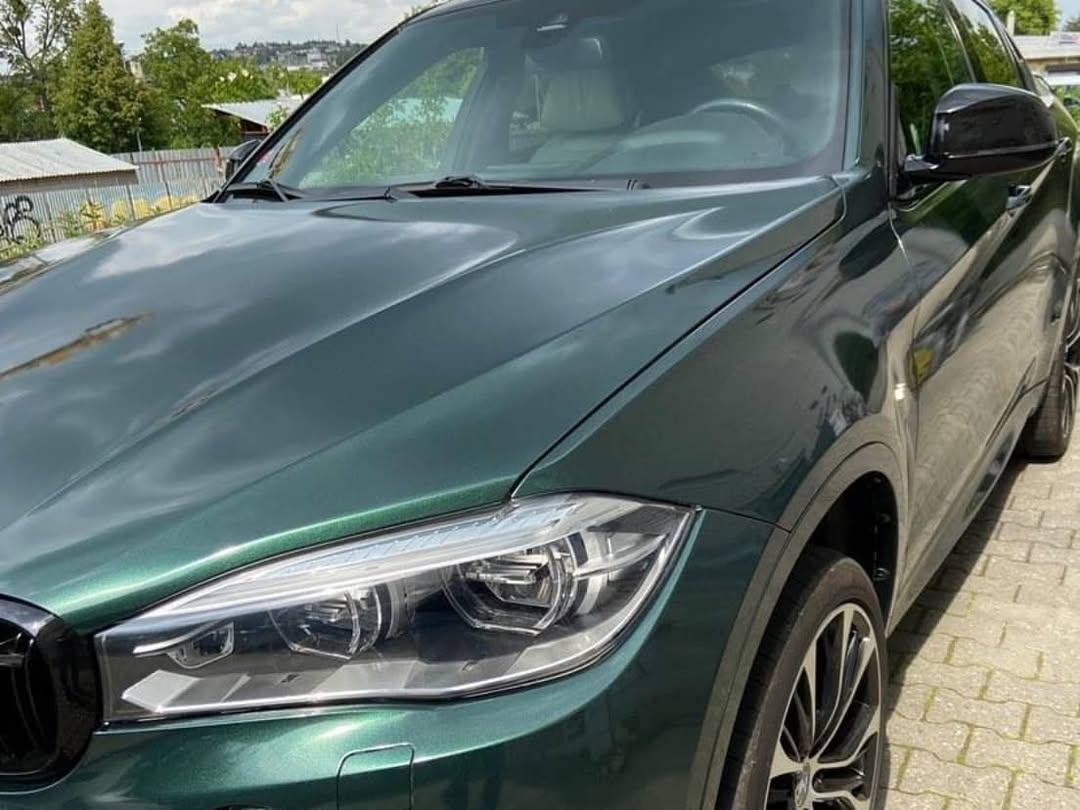 Ravoony Plus PET Blackish Green Car Vinyl Wrap review Caleb Dixon 01