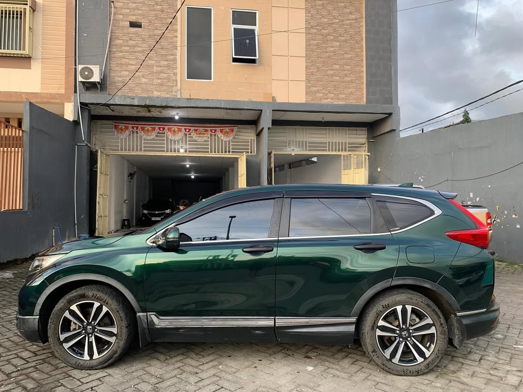 Ravoony Plus PET Blackish Green Car Vinyl Wrap review Maxwell Stone 01