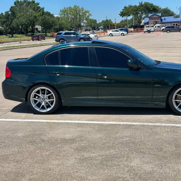 Ravoony Plus PET Blackish Green Car Vinyl Wrap review Evan Torres 01