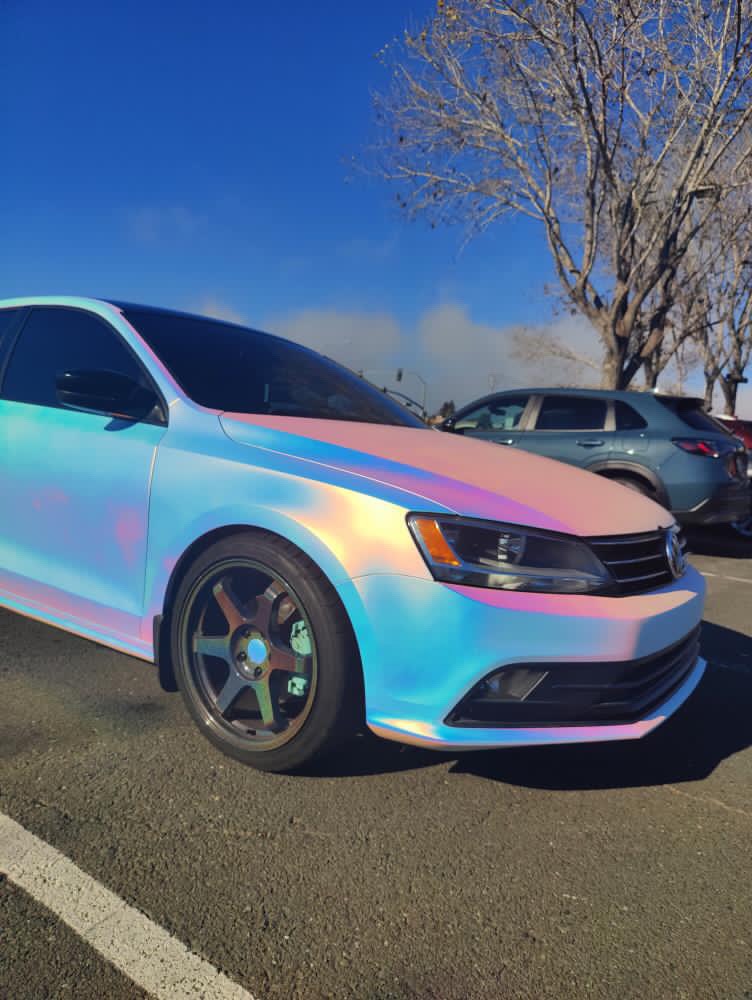 Ravoony Basic Matte Holographic Rainbow Neo Chrome Car Vinyl Wrap review Liam Scott 01