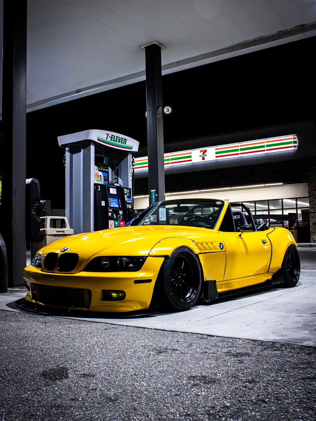 Ravoony Plus Glossy Metallic Yellow Car Wrap review Sven Spiter 01