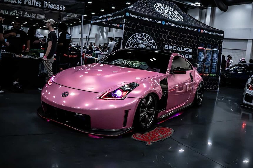 Ravoony Plus PET Glossy Laser Pink Car Vinyl Wrap review Ivonne Lujan 01