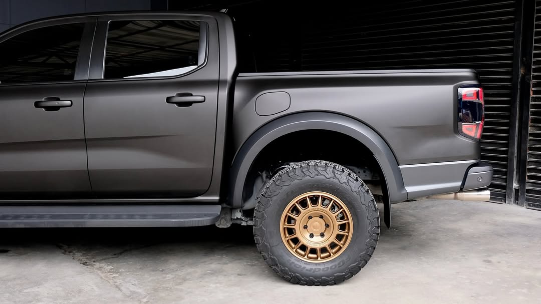 Ravoony Basic Pure Metal Black Car Vinyl Wrap review Robert Hall 00