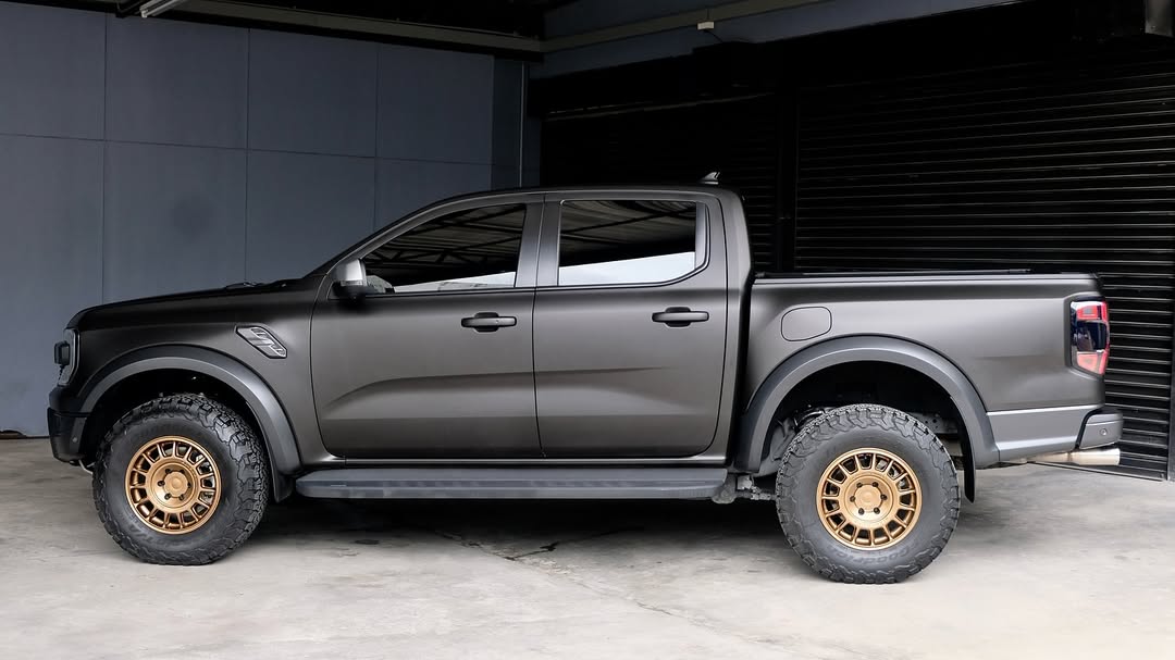 Ravoony Basic Pure Metal Black Car Vinyl Wrap review Robert Hall 04