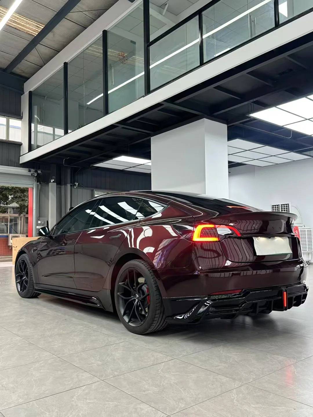 Ravoony Plus PET Gloss Black Rose Vinyl Wrap review Emily Davis 01