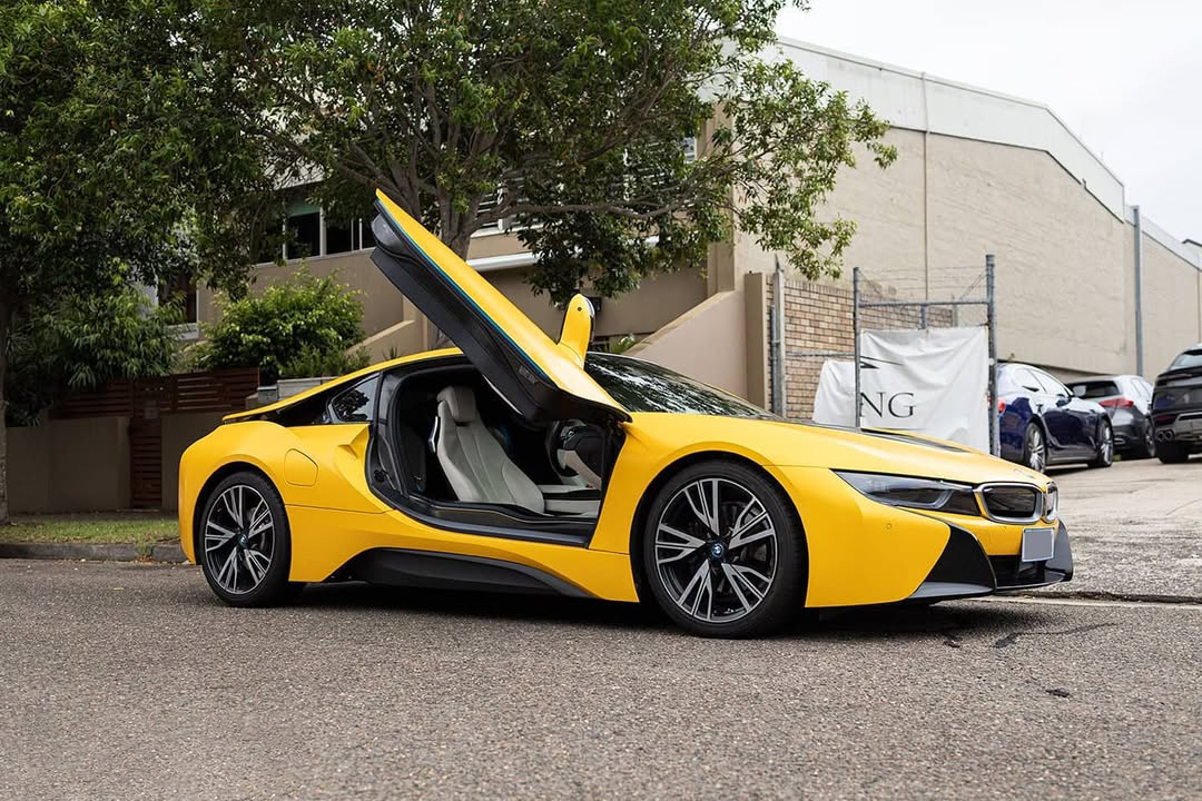 Ravoony Plus Matte Metallic Yellow Car Wrap review Emily Davis 02