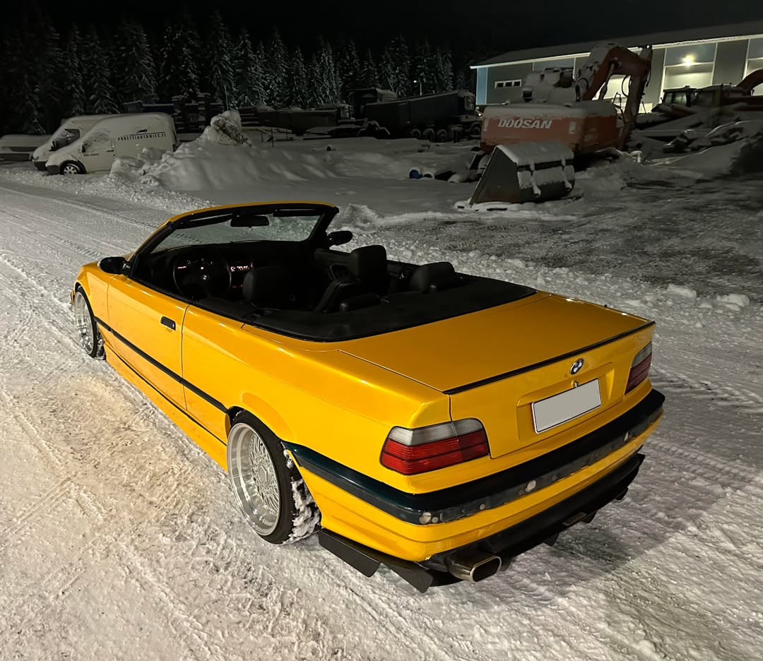 Ravoony Plus Glossy Metallic Yellow Car Wrap review Derek Brown 01