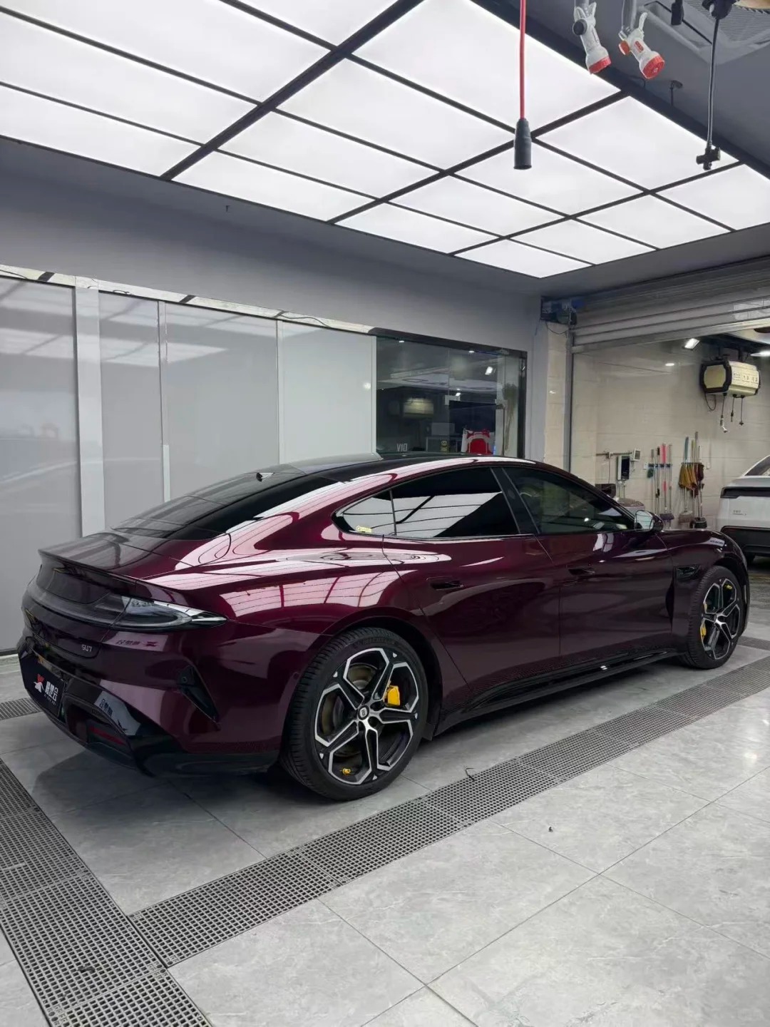 Ravoony Plus PET Gloss Glaze Black Red Vinyl Wrap review Melissa Harris