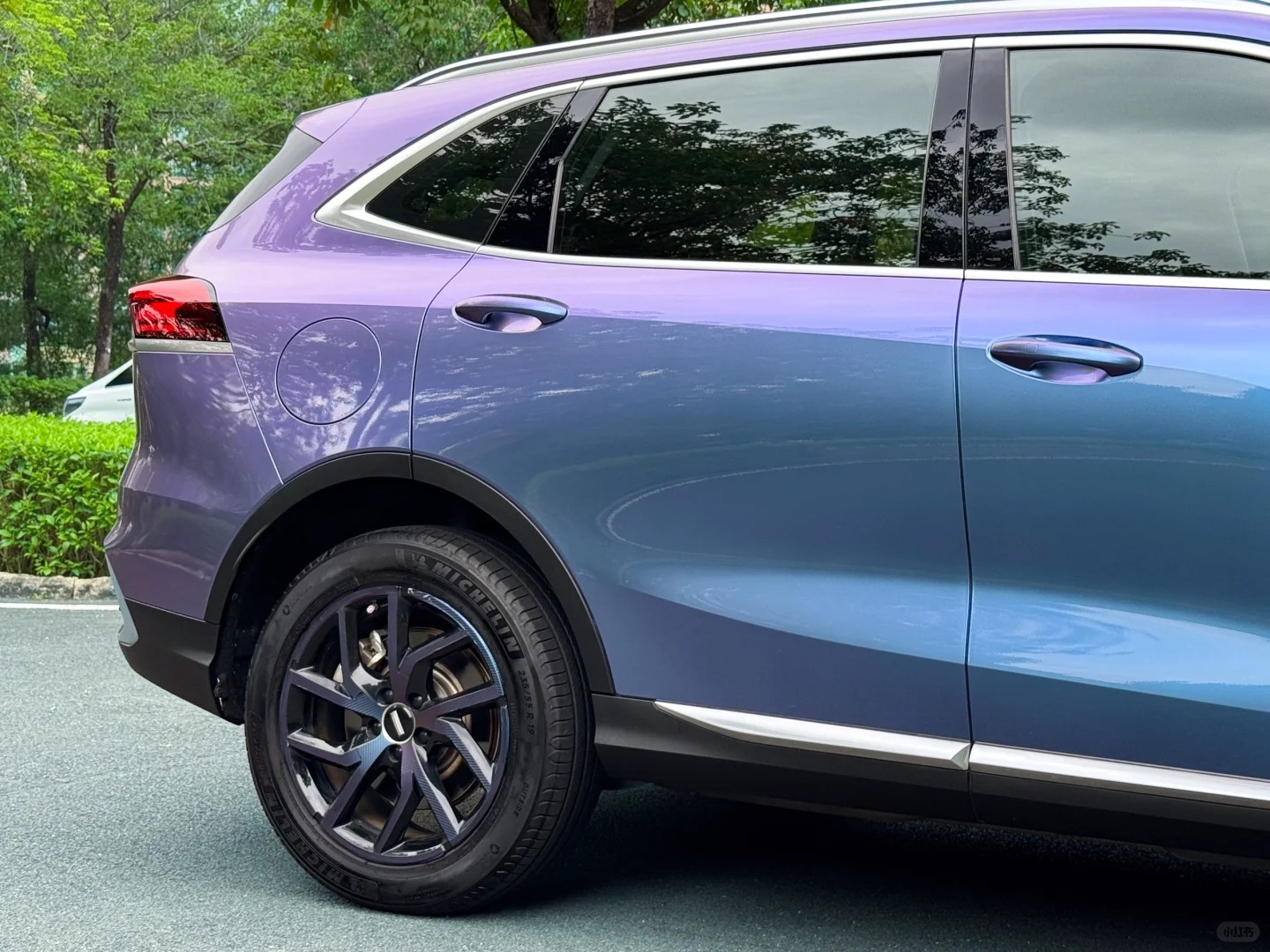 Ravoony Plus PET Glossy Metallic Crystal Grey Purple Car Wrap review Nicole Taylor 06