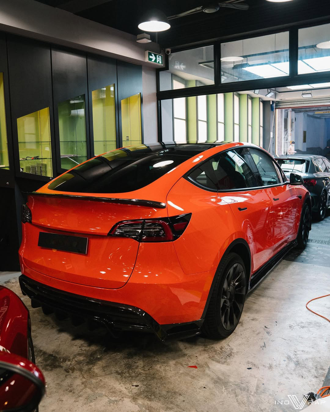 Ravoony Plus Glossy Porsche Orange Car Vinyl Wrap review Leo Morales 01