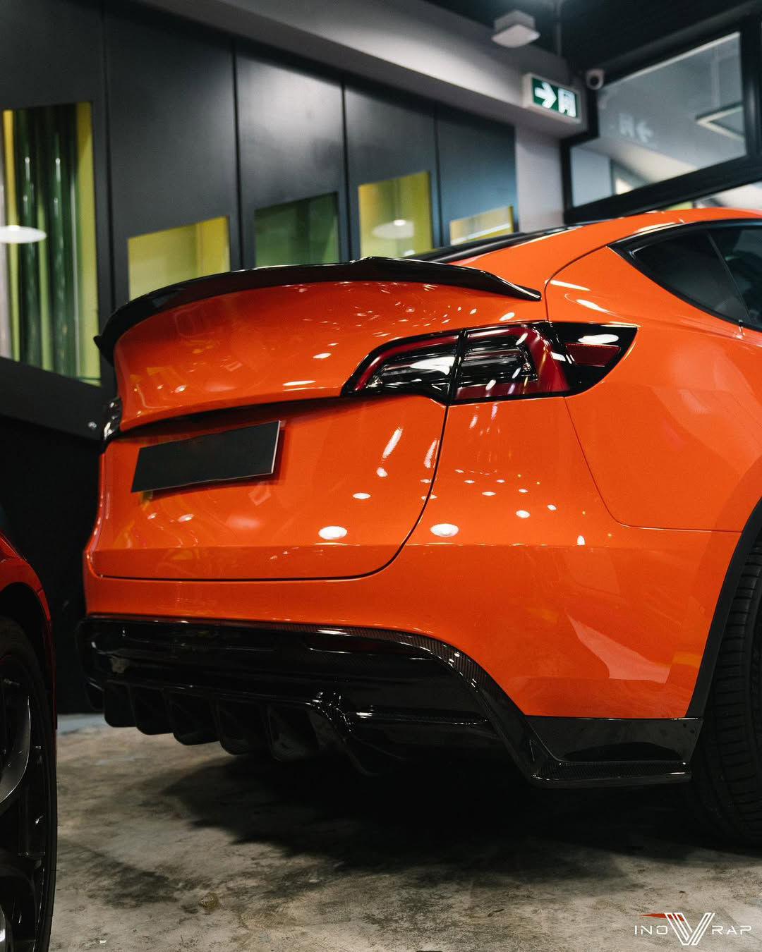 Ravoony Plus Glossy Porsche Orange Car Vinyl Wrap review Leo Morales 02